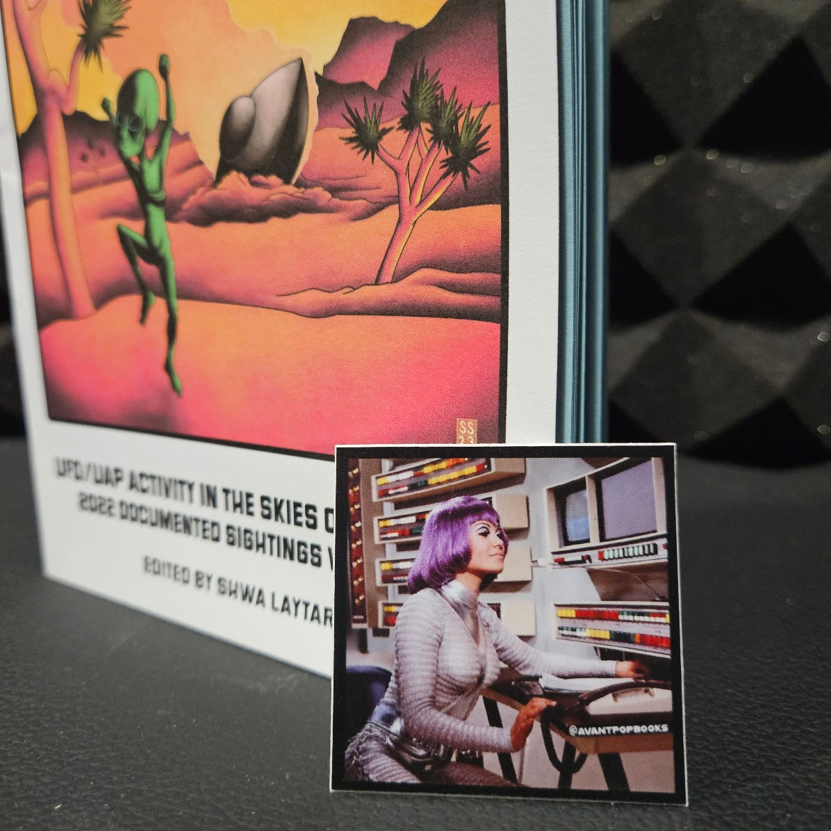 Just Landed! Interactive Zine UFO/UAP Annual Guide image 2